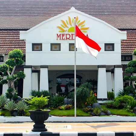 Hotel Merdeka Kediri Kediri  Ngoại thất bức ảnh