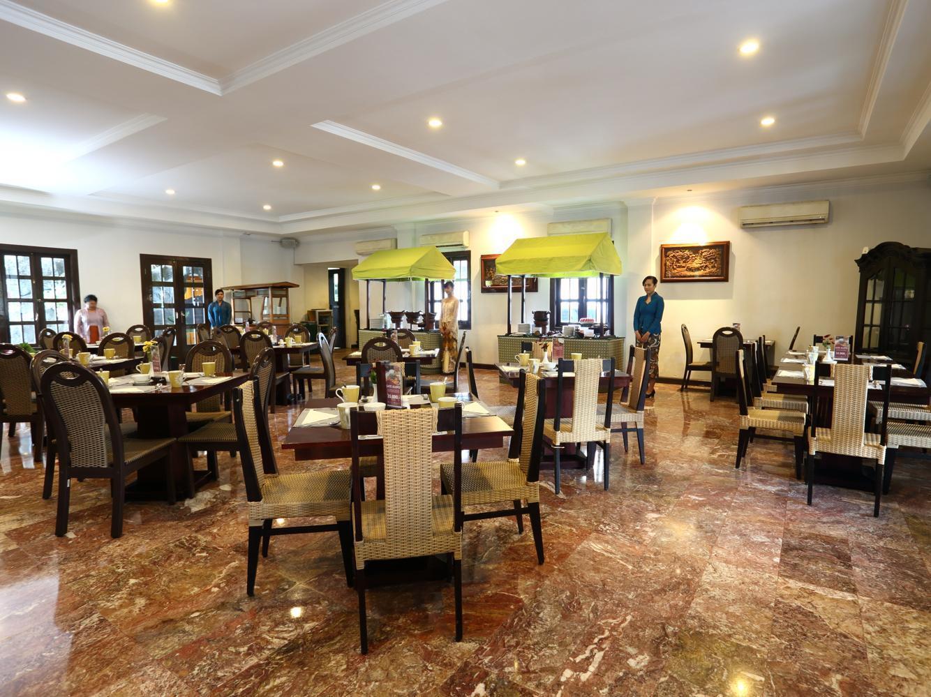 Hotel Merdeka Kediri Kediri  Ngoại thất bức ảnh