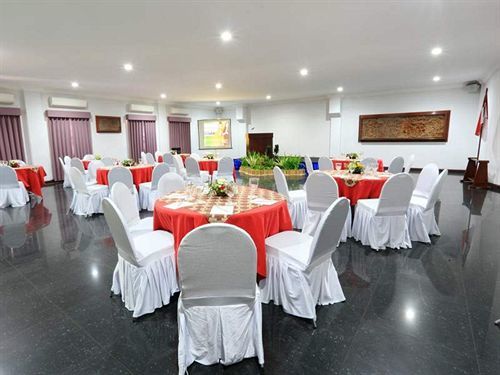 Hotel Merdeka Kediri Kediri  Ngoại thất bức ảnh