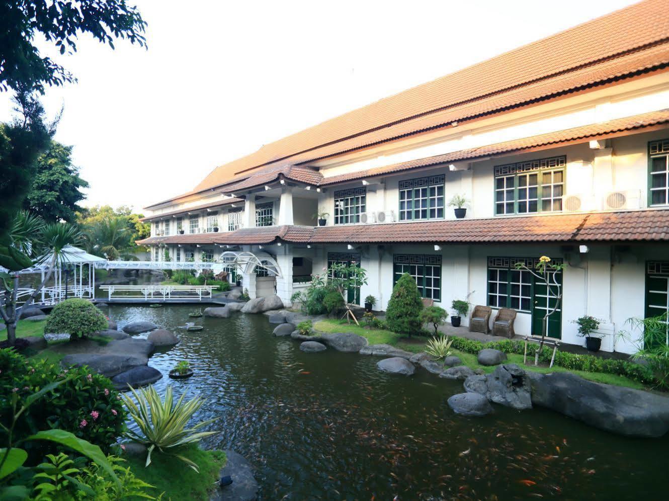 Hotel Merdeka Kediri Kediri  Ngoại thất bức ảnh
