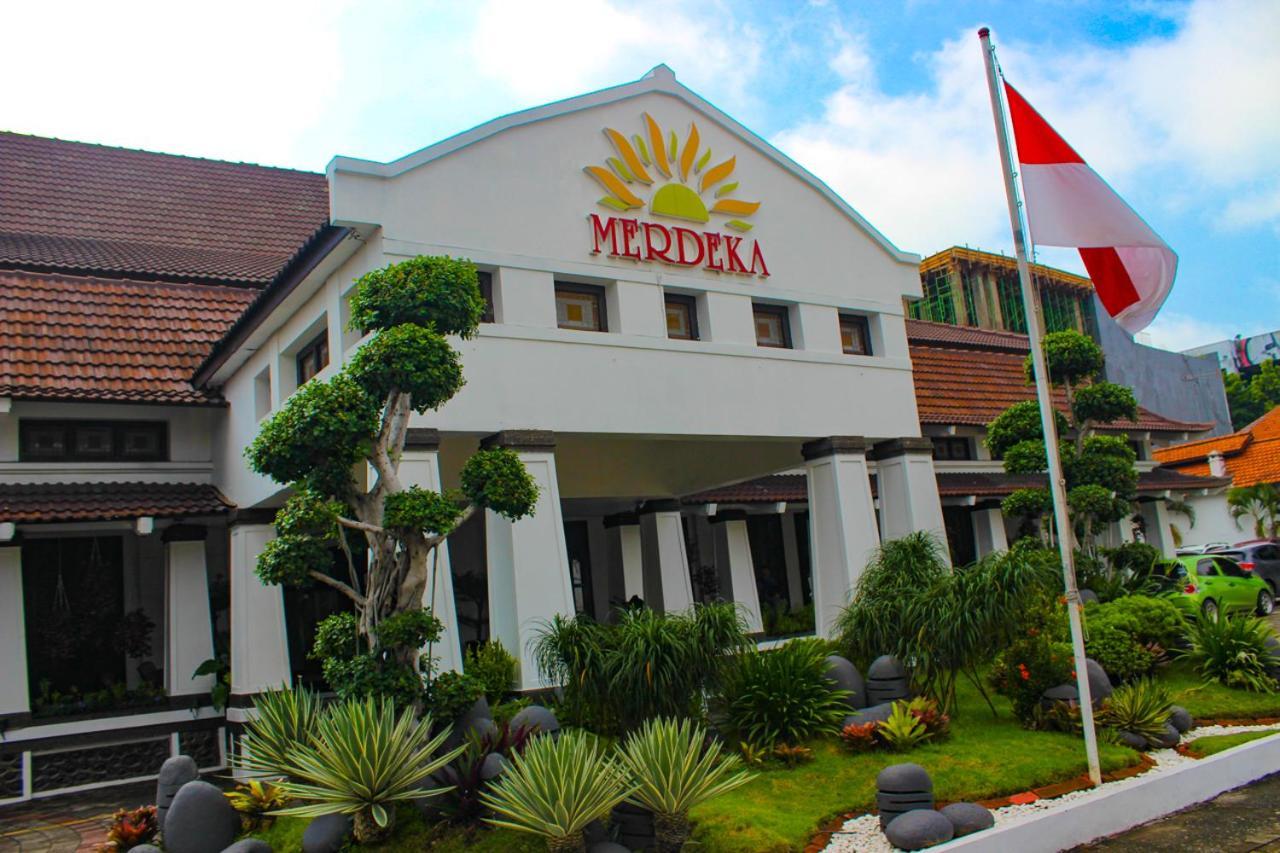 Hotel Merdeka Kediri Kediri  Ngoại thất bức ảnh